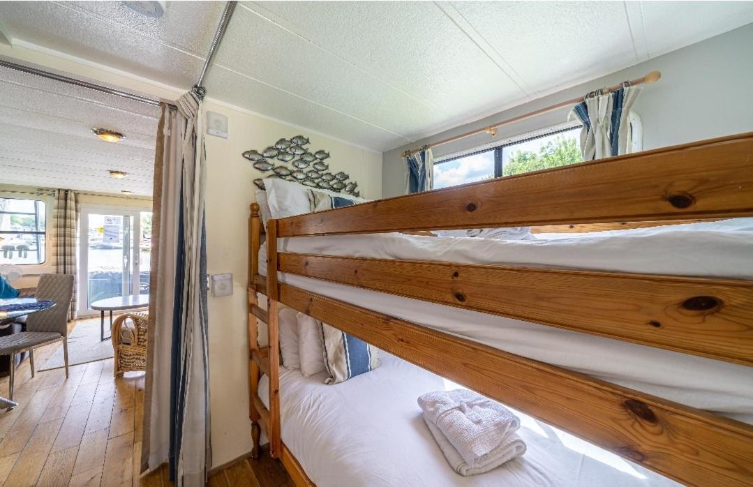 Bluebird House-Boat East Molesey Exterior photo