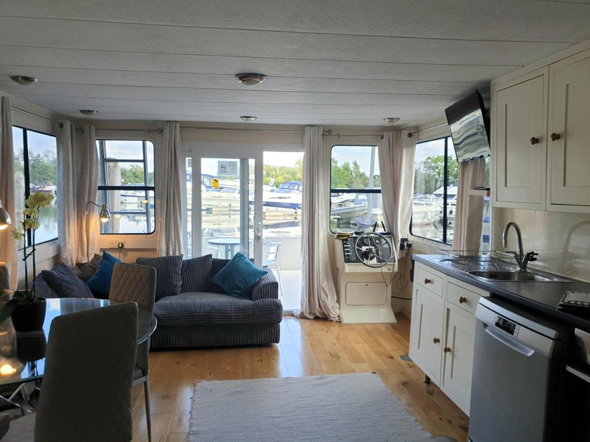 Bluebird House-Boat East Molesey Exterior photo